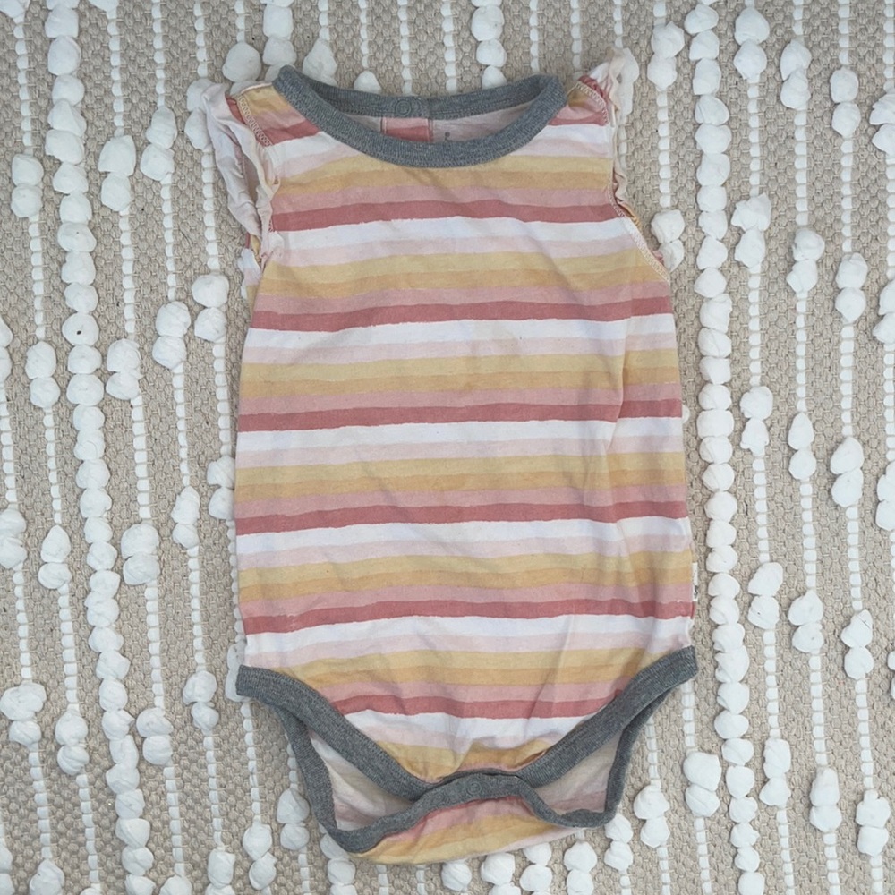 🐝 Burts Bees Baby onesie 🐝